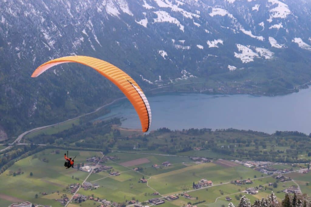 paragliding interlaken