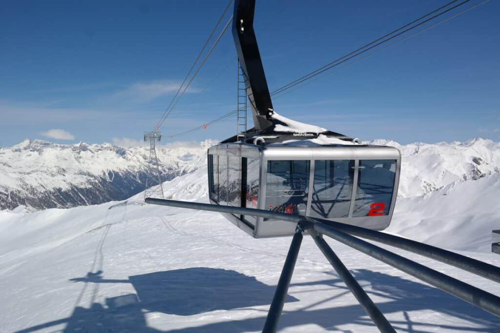 The cable car to Piz Gloria